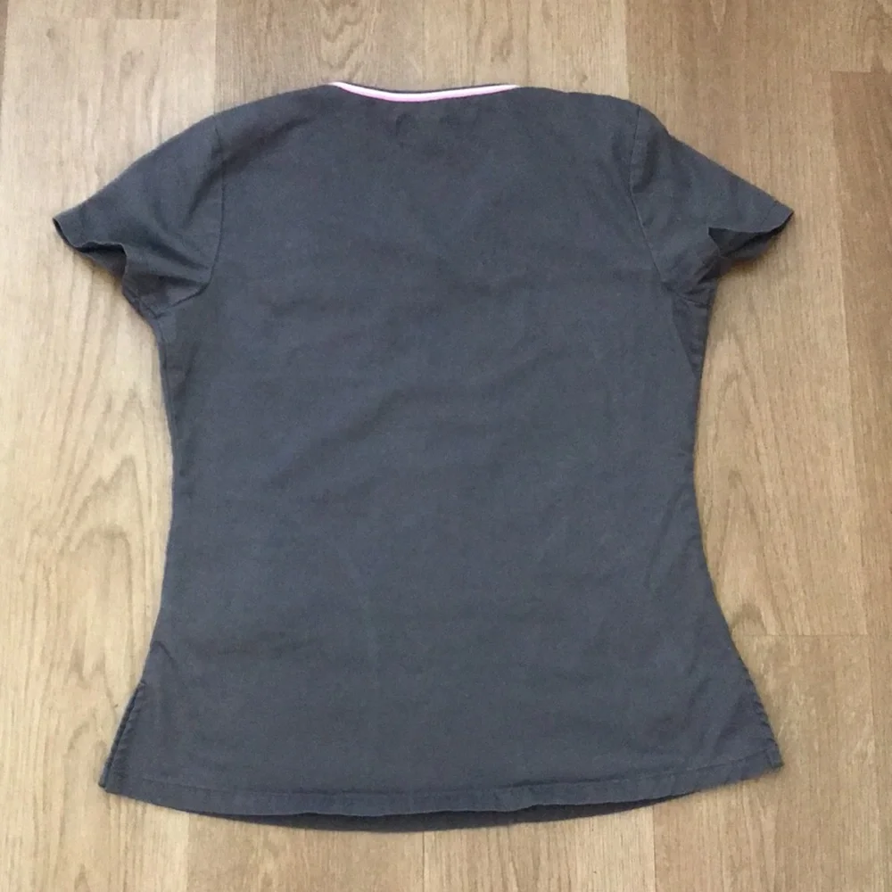 Koi Scrubs / Gray V-neck Scrub Top, Size XS - Picture 5 of 5